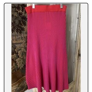 Zara women’s Elegant Pink Pleated Skirt